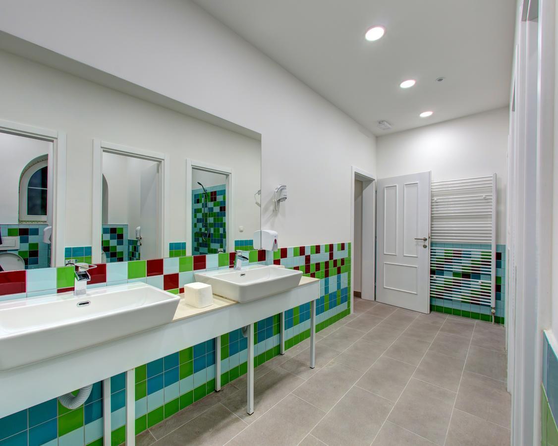 מוסטר Starmo Hostel מראה חיצוני תמונה