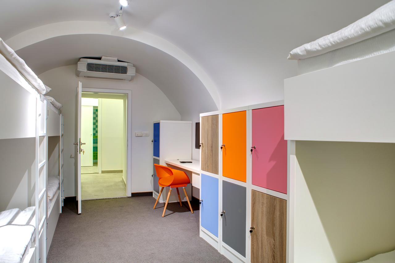 מוסטר Starmo Hostel מראה חיצוני תמונה