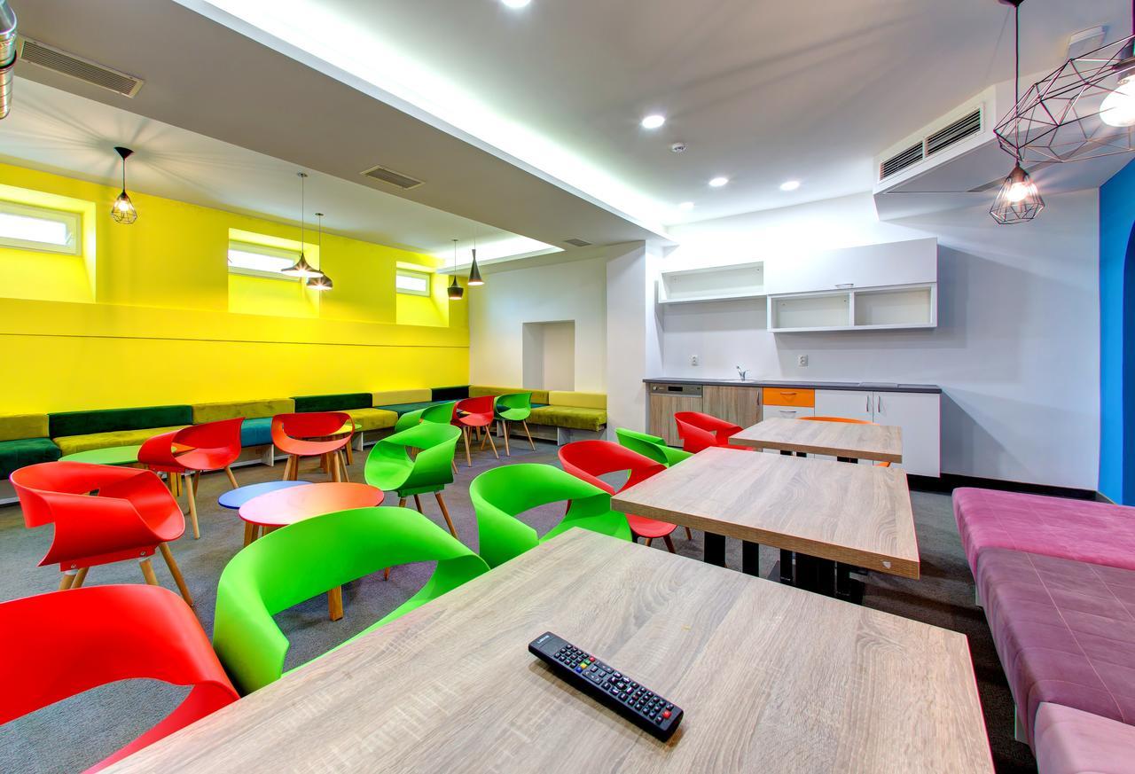 מוסטר Starmo Hostel מראה חיצוני תמונה