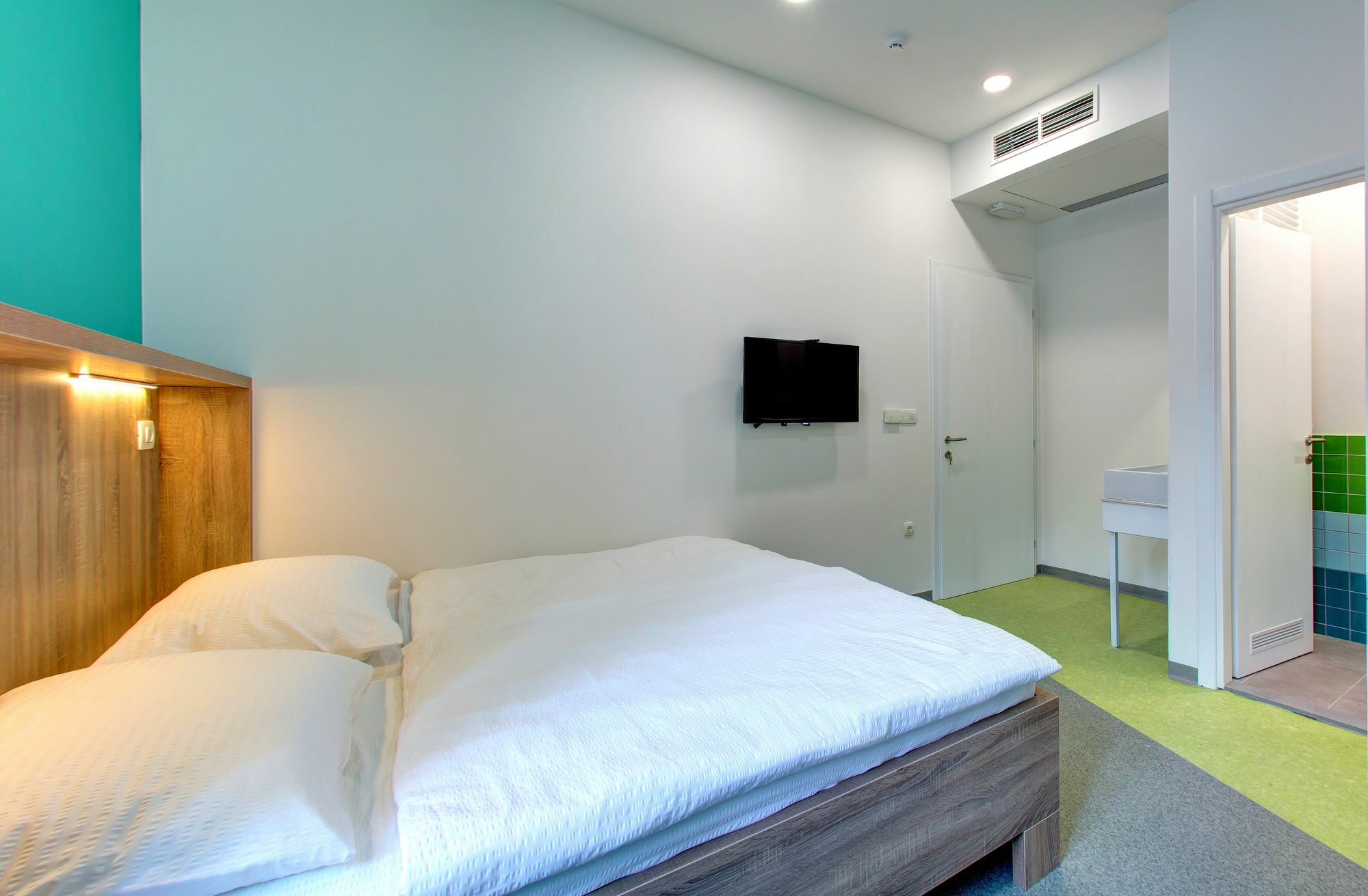מוסטר Starmo Hostel מראה חיצוני תמונה